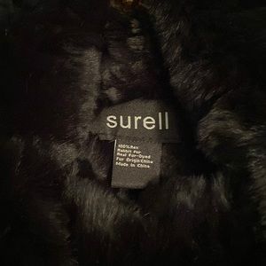 100% Rex rabbit cape. Never worn, excellent conditions, beautiful.